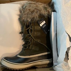Sorel Joan of Arctic snow boots - NWT